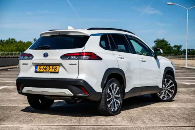 Toyota Corolla Cross (2023) thumbnail 2