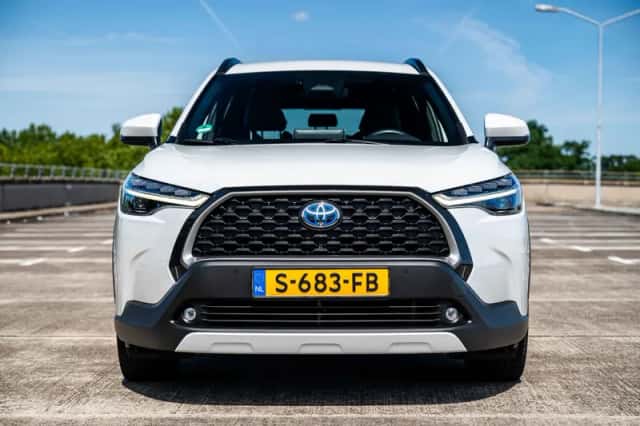 Toyota Corolla Cross (2023) thumbnail 6