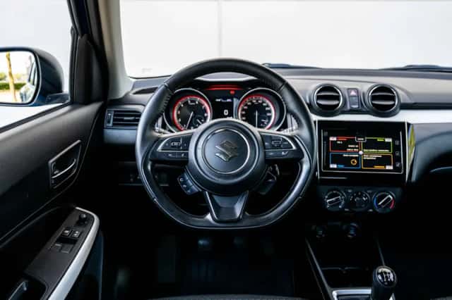 Suzuki Swift (2023) thumbnail 3