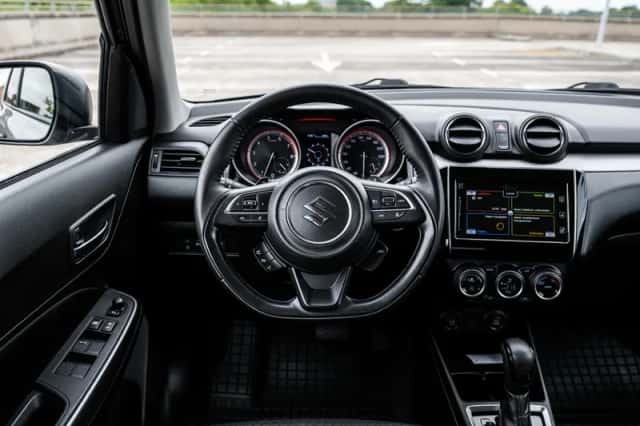 Suzuki Swift (2023) thumbnail 3