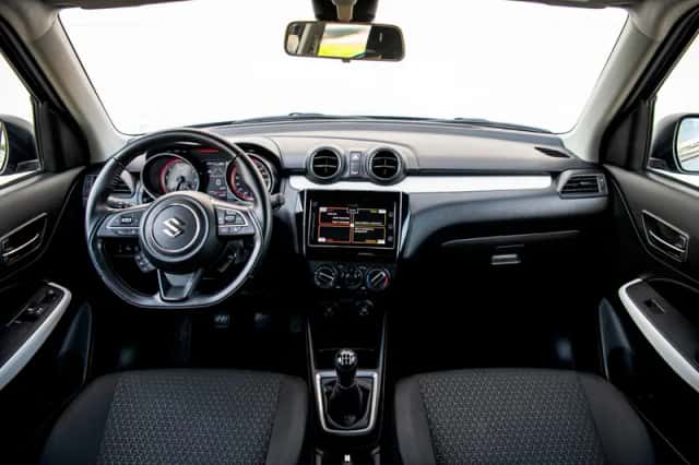 Suzuki Swift (2021) thumbnail 5