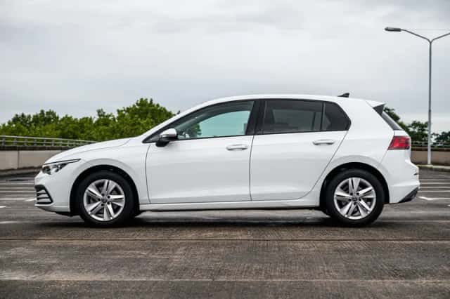 Volkswagen Golf (2022) thumbnail 4