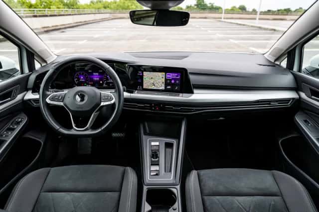 Volkswagen Golf (2022) thumbnail 5