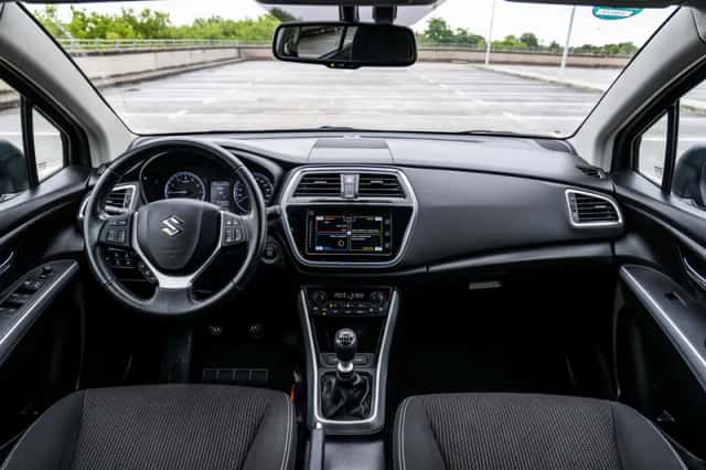 Suzuki S-Cross (2020) thumbnail 5