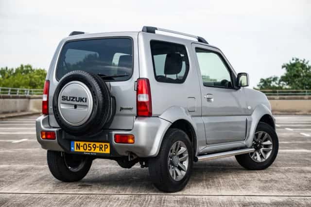 Suzuki Jimny (2016) thumbnail 2