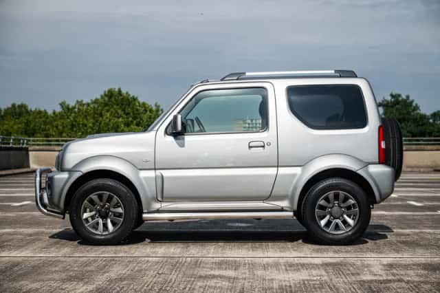 Suzuki Jimny (2016) thumbnail 4