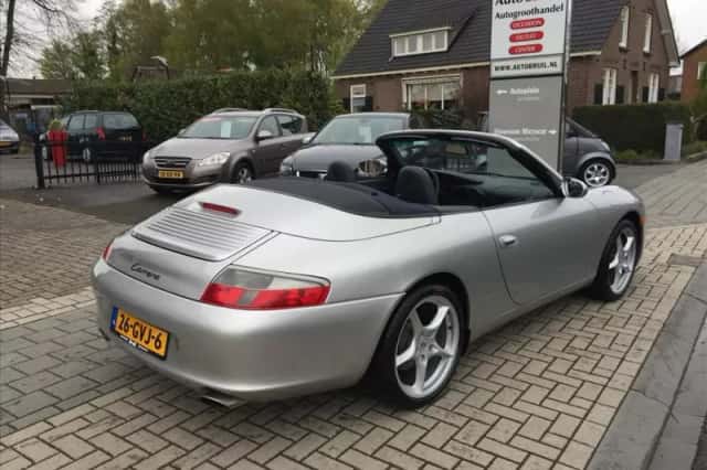 Porsche 911 (2002) thumbnail 4