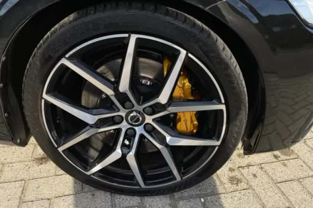 Volvo V60 (2019) thumbnail 5