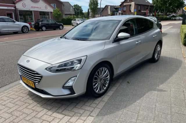 Ford Focus (2018) thumbnail 5