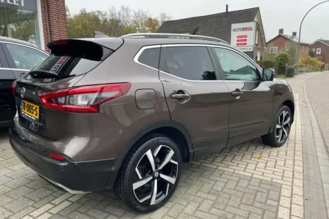 Nissan Qashqai (2018) thumbnail 4
