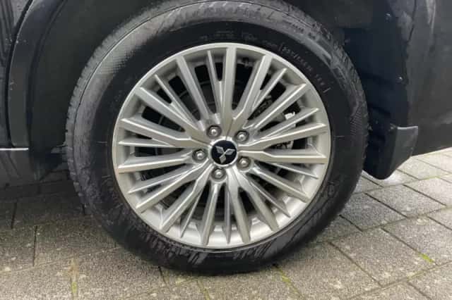 Mitsubishi Outlander (2019) thumbnail 6