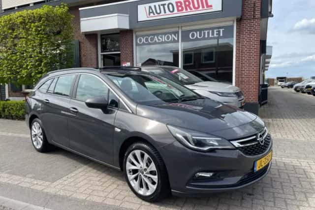 Opel Astra (2016) thumbnail 2