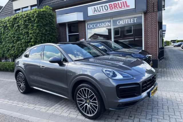 Porsche Cayenne Coupé (2020) thumbnail 2
