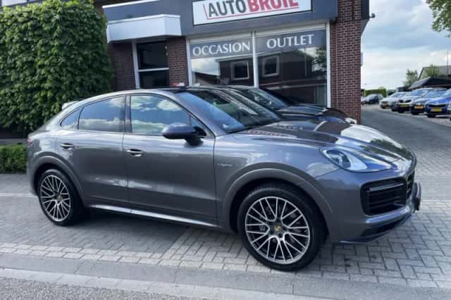 Porsche Cayenne Coupé (2020) thumbnail 3