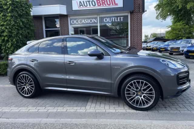 Porsche Cayenne Coupé (2020) thumbnail 4