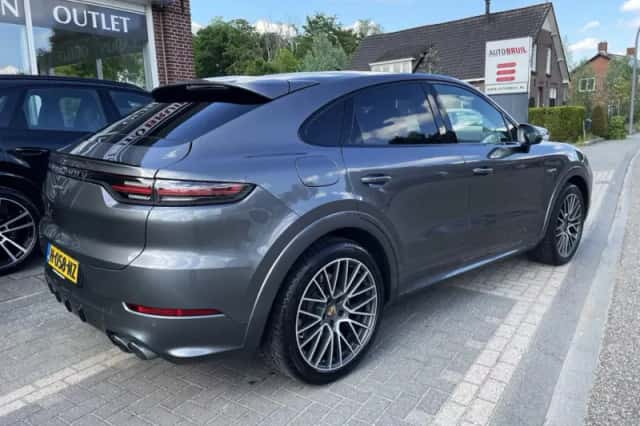 Porsche Cayenne Coupé (2020) thumbnail 5