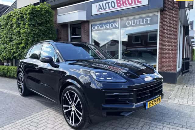 Porsche Cayenne (2024) thumbnail 1