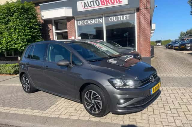 Volkswagen Golf Sportsvan (2018) thumbnail 2