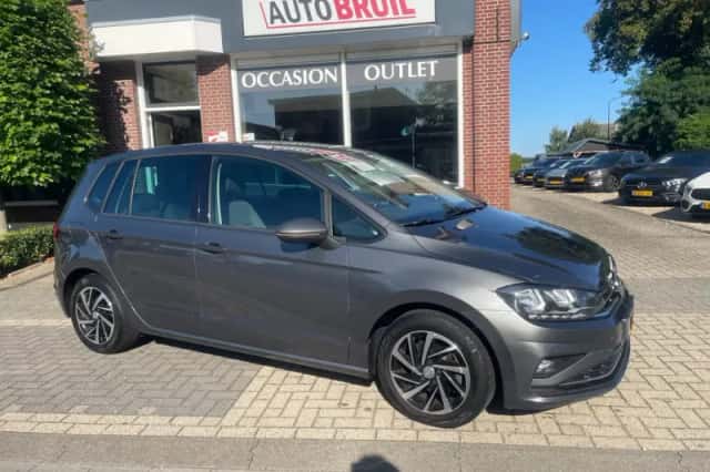 Volkswagen Golf Sportsvan (2018) thumbnail 3