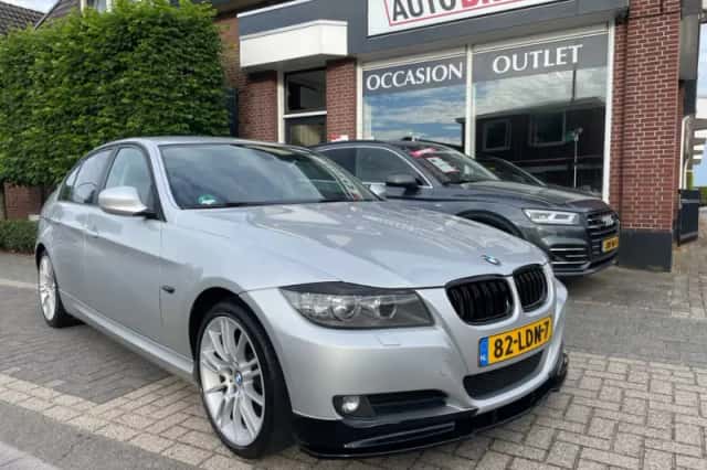 BMW 3-Serie (2010) thumbnail 6