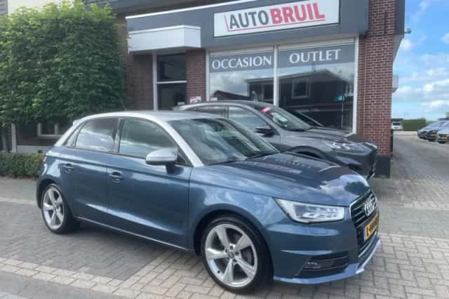 Audi A1 (2016) thumbnail 2