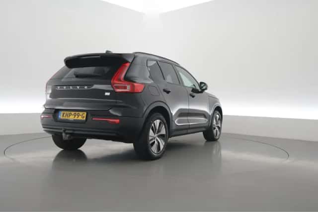 Volvo XC40 (2022) thumbnail 2