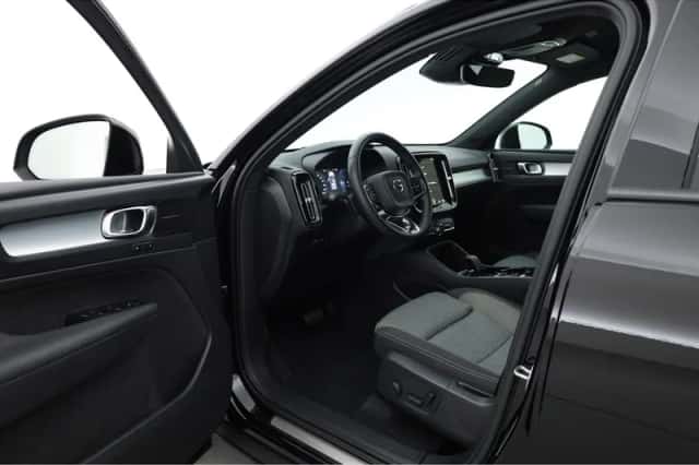 Volvo XC40 (2022) thumbnail 4