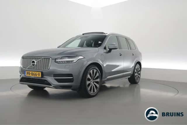 Volvo XC90 (2017) thumbnail 1