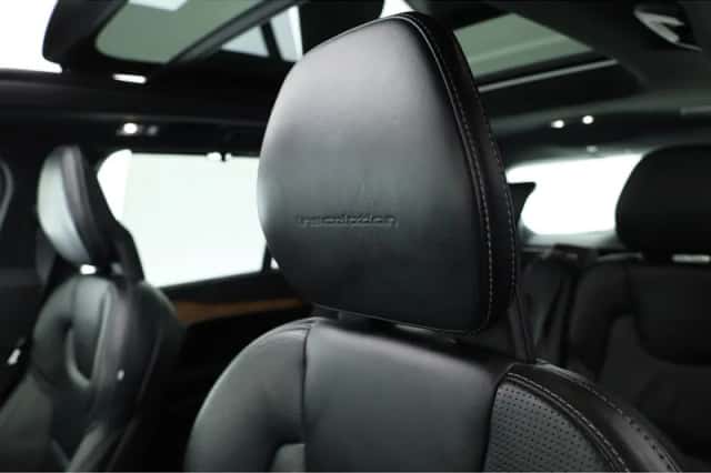 Volvo XC90 (2017) thumbnail 4