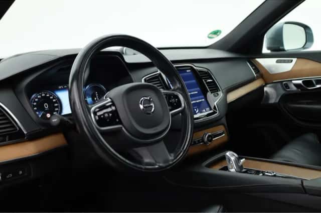 Volvo XC90 (2017) thumbnail 6