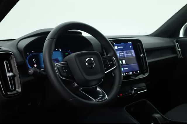 Volvo XC40 (2023) thumbnail 5