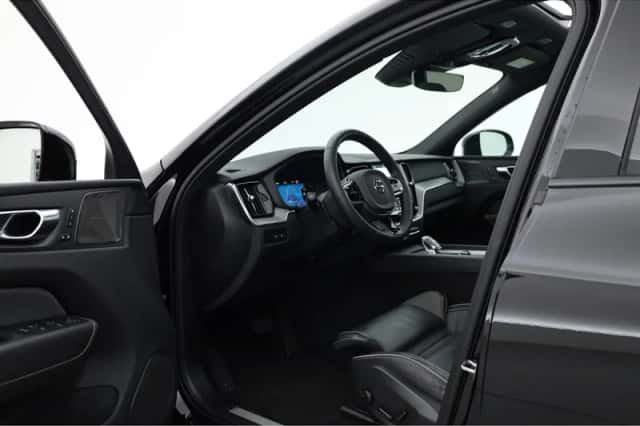 Volvo XC60 (2024) thumbnail 4