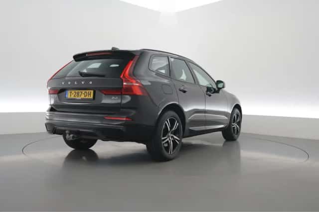 Volvo XC60 (2022) thumbnail 2