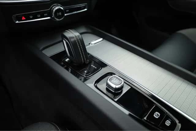 Volvo XC60 (2022) thumbnail 4