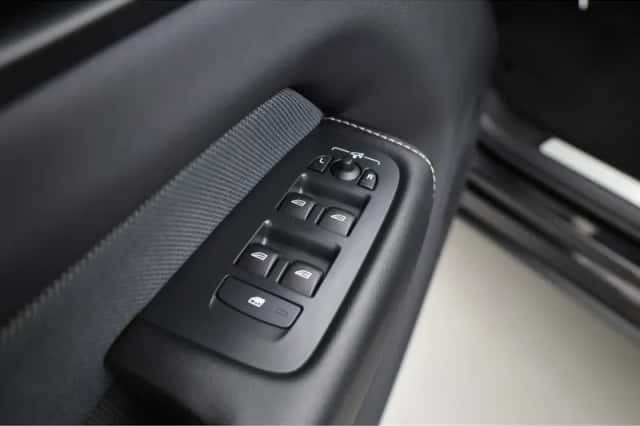 Volvo XC60 (2022) thumbnail 6