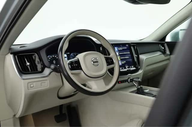 Volvo XC60 (2017) thumbnail 4