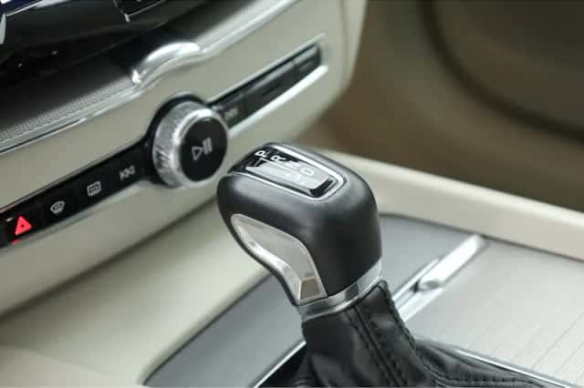 Volvo XC60 (2017) thumbnail 5