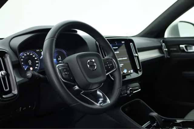 Volvo XC40 (2023) thumbnail 5