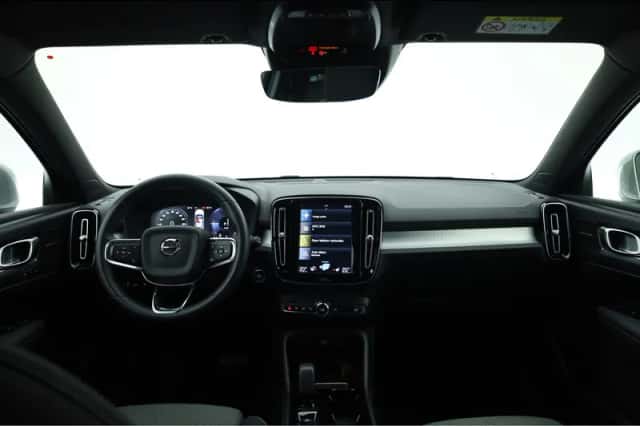 Volvo XC40 (2023) thumbnail 6