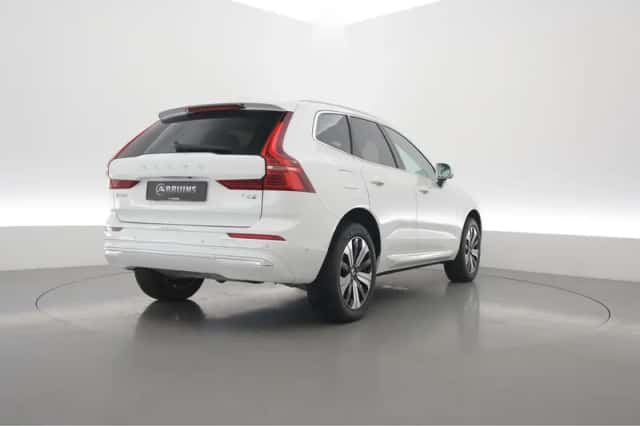 Volvo XC60 (2025) thumbnail 2