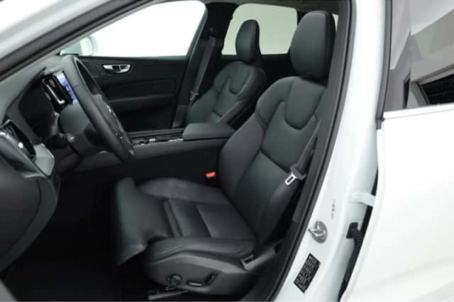 Volvo XC60 (2025) thumbnail 3