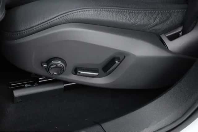Volvo XC60 (2025) thumbnail 4