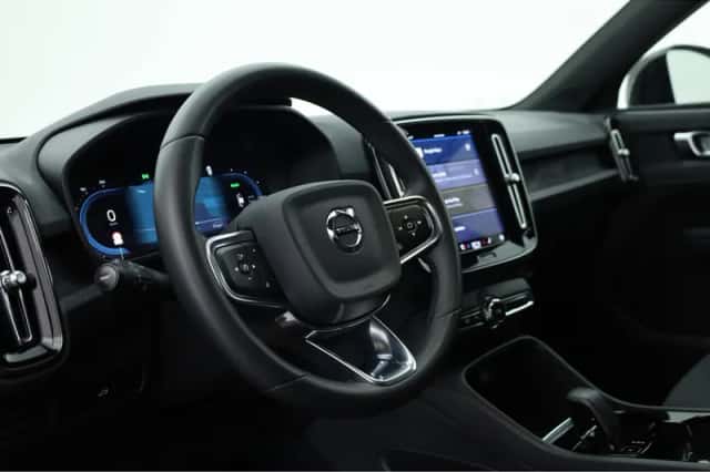 Volvo XC40 (2023) thumbnail 5