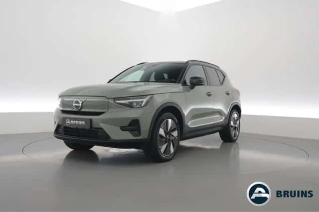 Volvo XC40 (2024) thumbnail 1