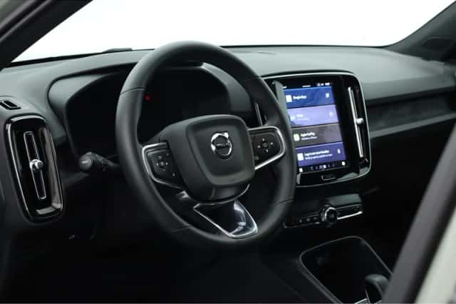 Volvo XC40 (2024) thumbnail 4