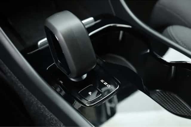Volvo XC40 (2024) thumbnail 5