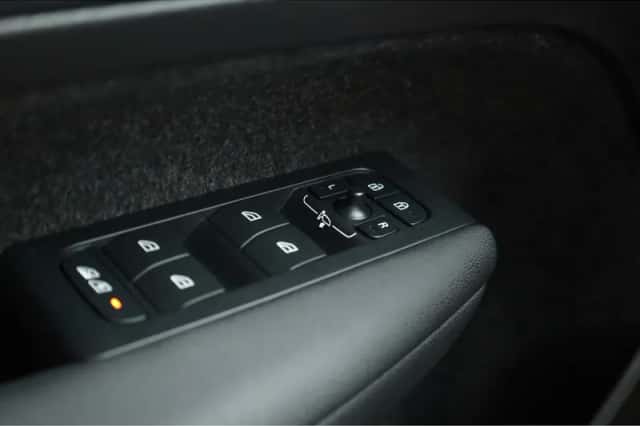 Volvo XC40 (2024) thumbnail 6