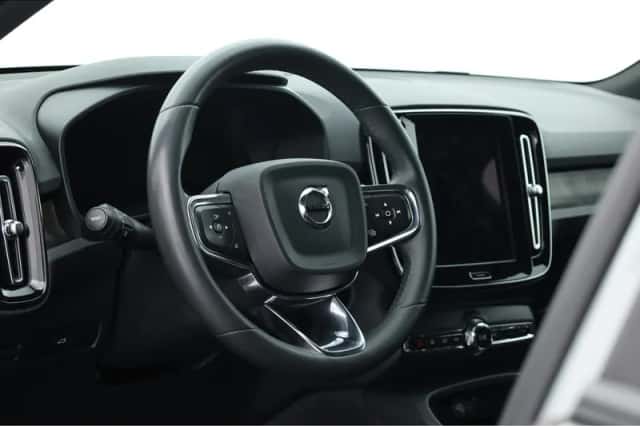 Volvo XC40 (2023) thumbnail 4