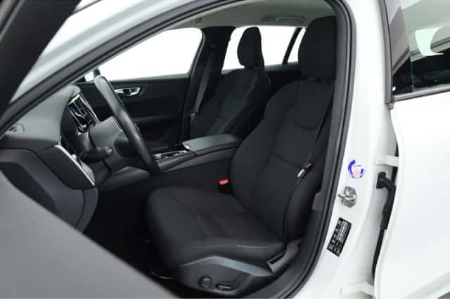 Volvo V60 (2021) thumbnail 3