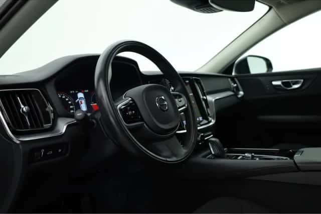 Volvo V60 (2021) thumbnail 5
